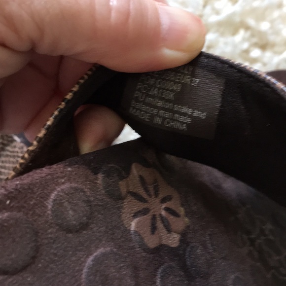 Vionic Sandals - Picture 4 of 4